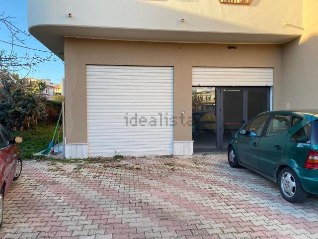 Locale Commerciale in affitto a Calabria, Vibo Valentia