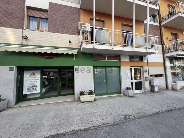 Locale Commerciale in affitto a San Paolo, Vasto