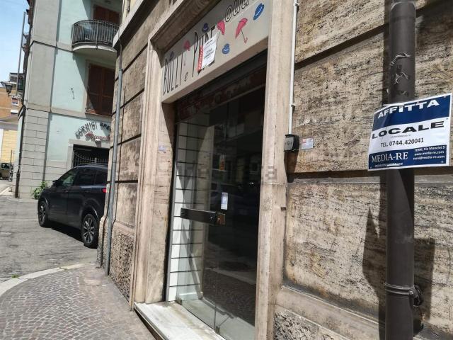 Locale Commerciale in affitto a Città Giardino, Terni