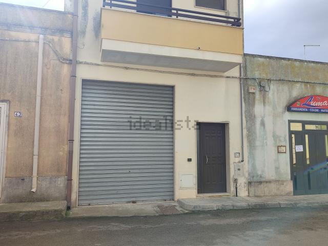 Locale Commerciale in affitto a Puglia, Lecce