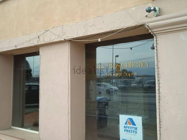 Locale Commerciale in affitto a Budrio, Longiano