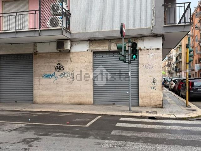 Locale Commerciale in affitto a Municipio 1, Puglia