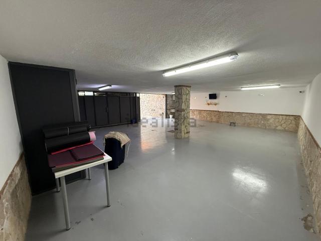 Locale Commerciale in affitto a Marano Di Napoli, Campania
