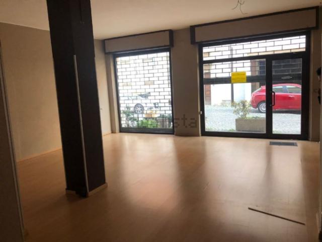 Locale Commerciale in affitto a Piemonte, Alessandria