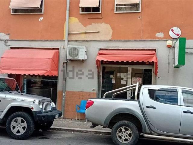 Locale Commerciale in affitto a Goretti, Latina