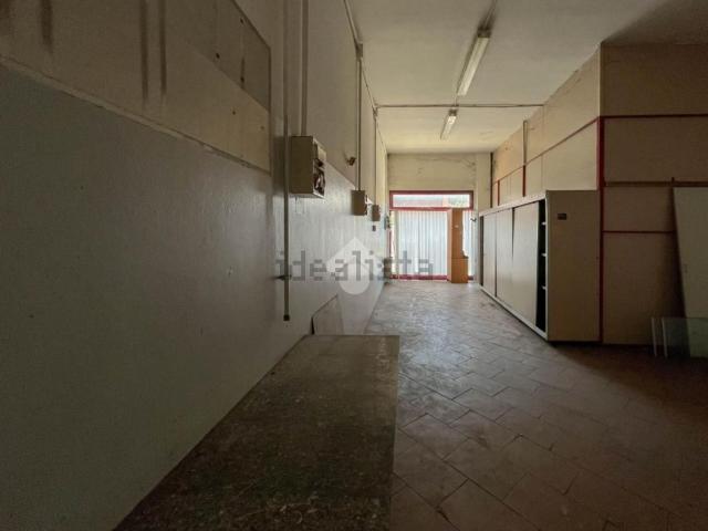 Locale Commerciale in affitto a Villanova, Bernareggio