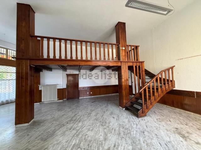 Locale Commerciale in affitto a Pedrengo, Lombardia