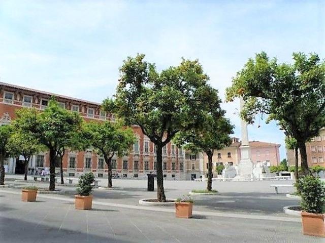 Locale Commerciale in affitto a Camponelli, Marina Di Massa