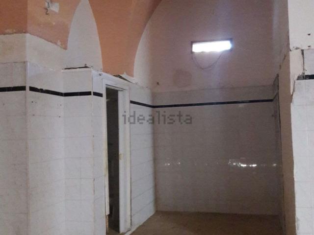 Locale Commerciale in affitto a Puglia, Lecce