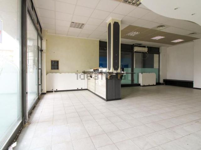 Locale Commerciale in affitto a Zaist, Cremona