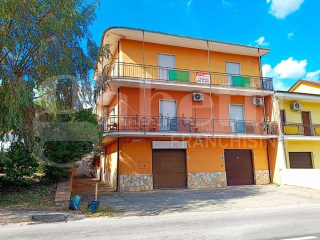 Locale Commerciale in affitto a Saporito, Calabria