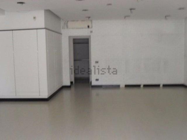 Locale Commerciale in affitto a Le Case, Quarto