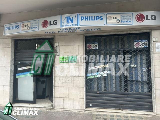Locale Commerciale in affitto a Centro Storico, Caserta