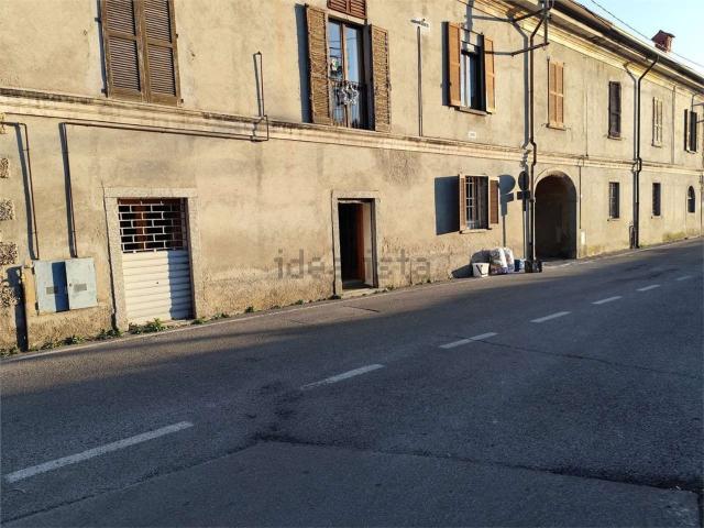 Locale Commerciale in affitto a Inverigo, Lombardia