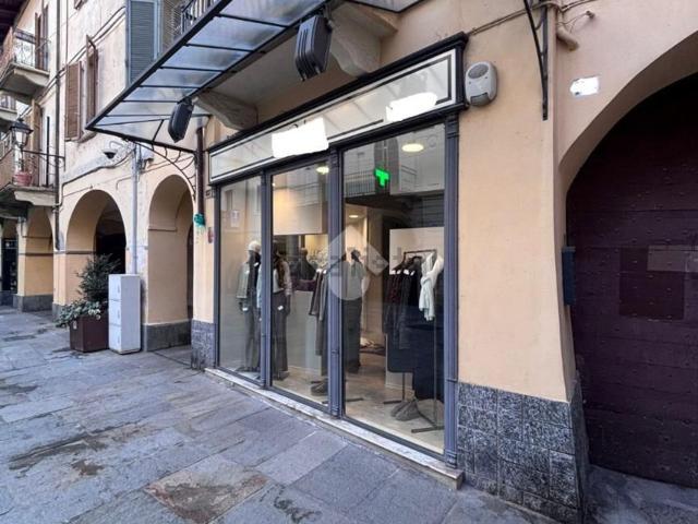 Locale Commerciale in affitto a Piemonte, Torino