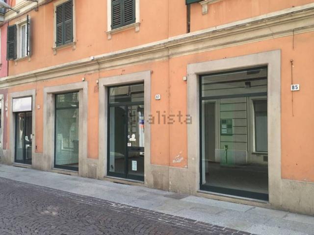 Locale Commerciale in affitto a Piemonte, Alessandria