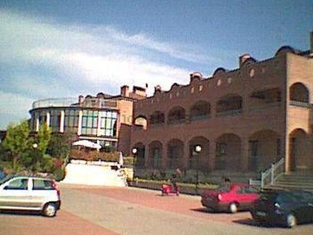 Locale Commerciale in affitto a Comacchio, Reggio Emilia