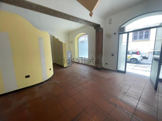 Locale Commerciale in affitto a Piemonte, Alessandria