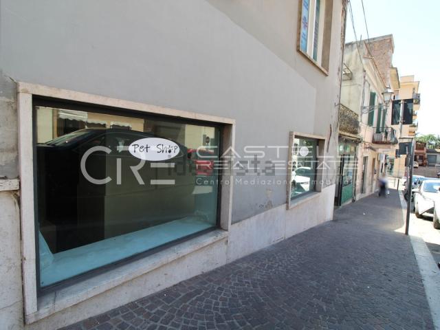 Locale Commerciale in affitto a Roma Capitale, Lazio