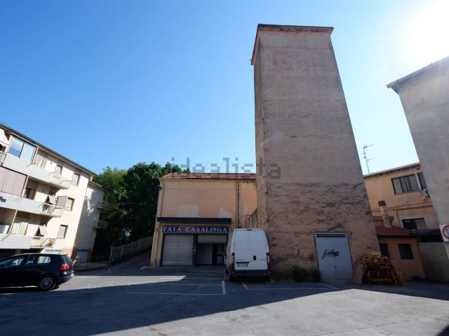 Locale Commerciale in affitto a Vetrivecchi, San Giovanni Valdarno