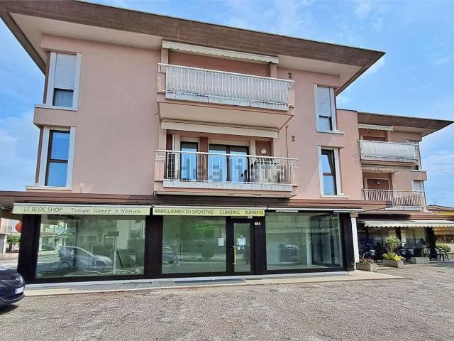Locale Commerciale in affitto a Sant'Angelo, Treviso