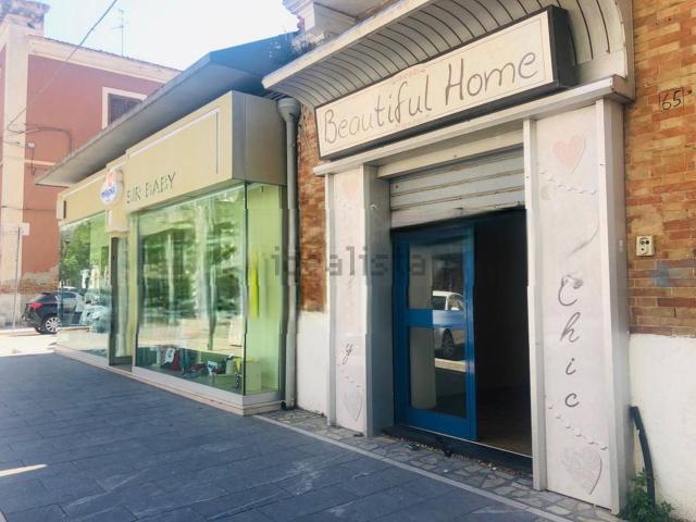 Locale Commerciale in affitto a Puglia, Foggia