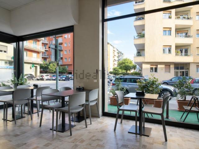 Locale Commerciale in affitto a Zona Omogenea Milano Nord, Sesto San Giovanni