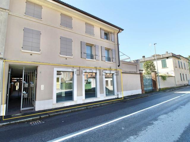Locale Commerciale in affitto a Manerbio, Lombardia