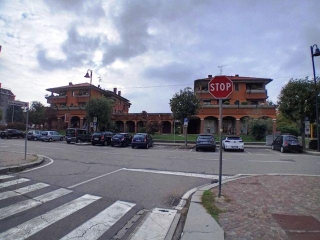 Locale Commerciale in affitto a Pantigliate, Lombardia