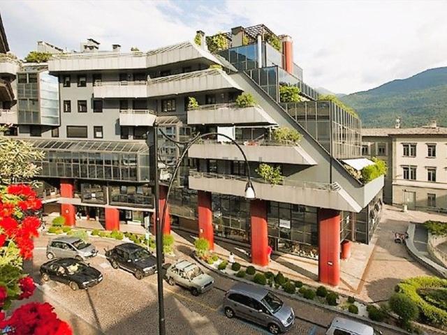 Locale Commerciale in affitto a Campoledro, Sondrio