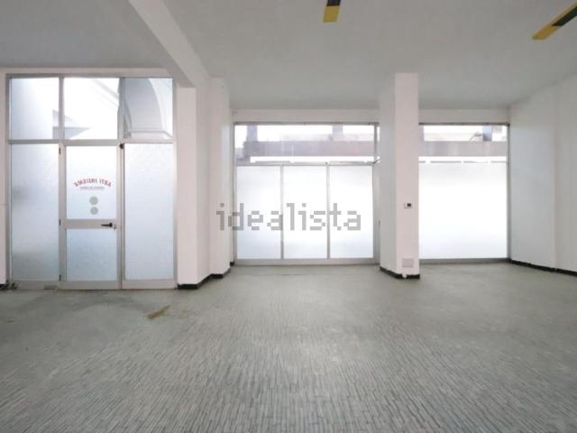 Locale Commerciale in affitto a Alessandria