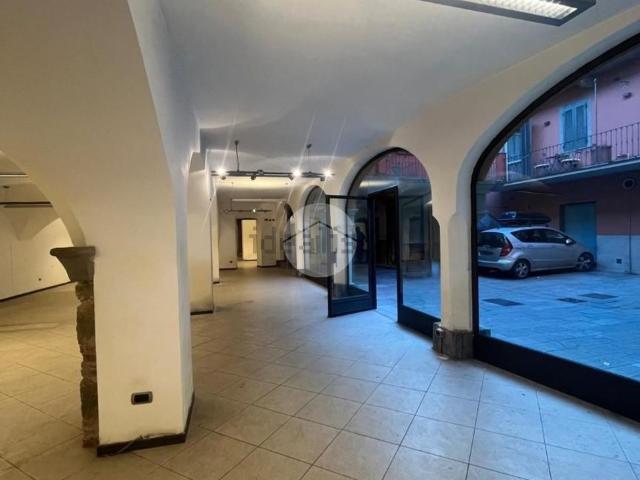 Locale Commerciale in affitto a Bergamo, Lombardia