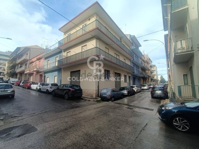 Locale Commerciale in affitto a Ragusa, Sicilia