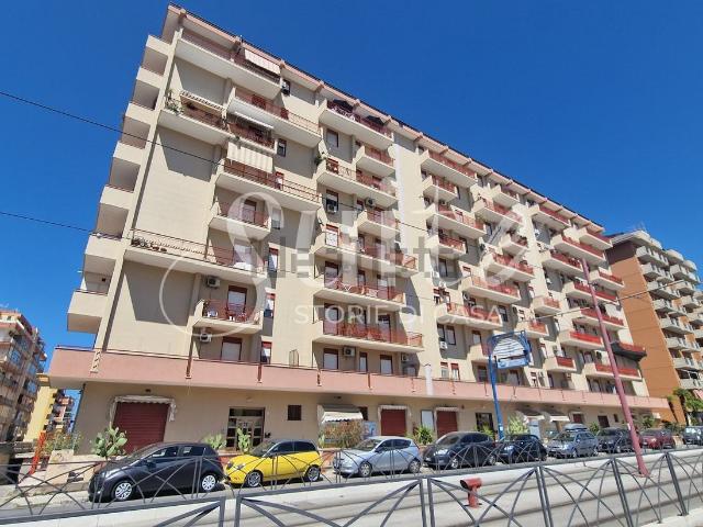 Locale Commerciale in affitto a II Circoscrizione, Palermo