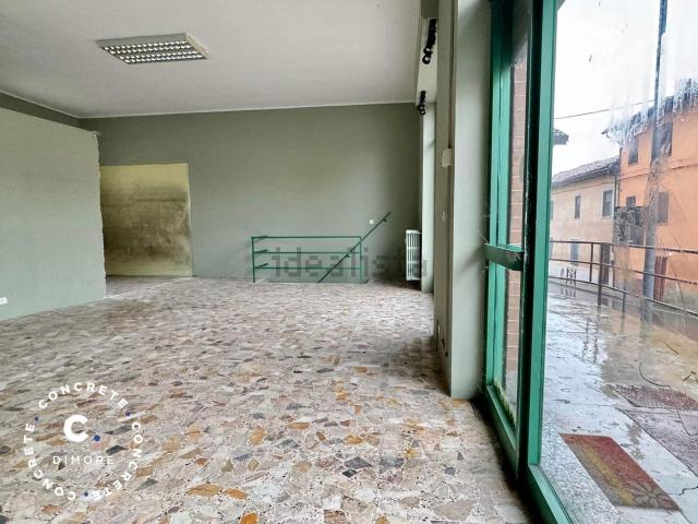 Locale Commerciale in affitto a Piemonte, Asti