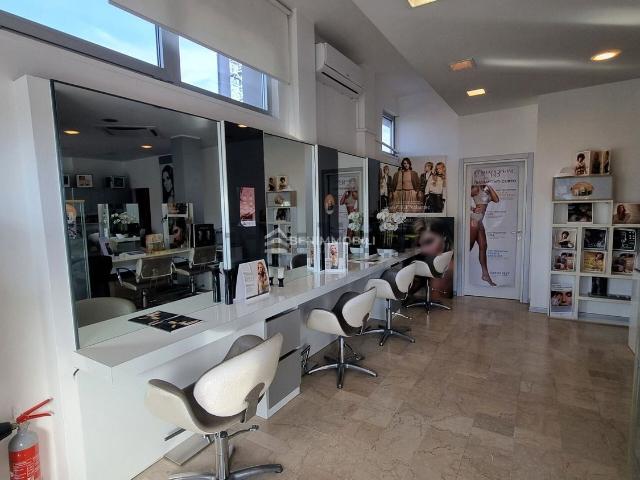 Locale Commerciale in affitto a Castenedolo, Lombardia