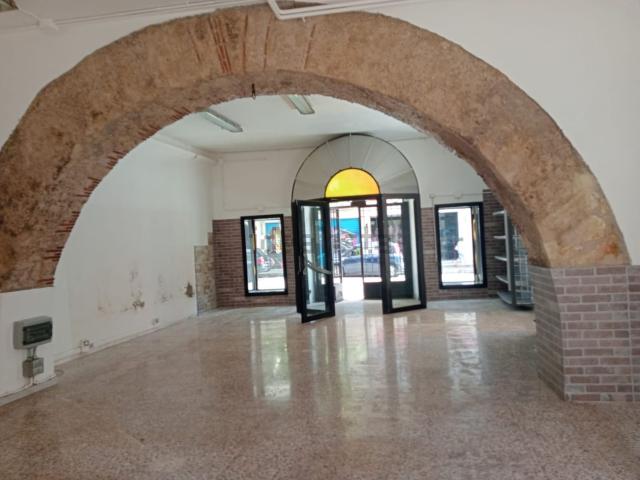 Locale Commerciale in affitto a Fabrica Di Roma, Lazio