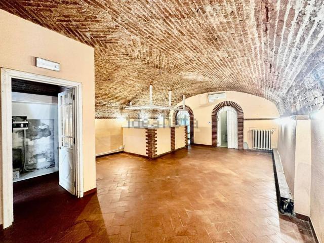 Locale Commerciale in affitto a Piemonte, Cuneo