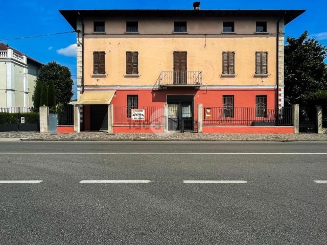 Locale Commerciale in affitto a Bagnolo Mella, Lombardia