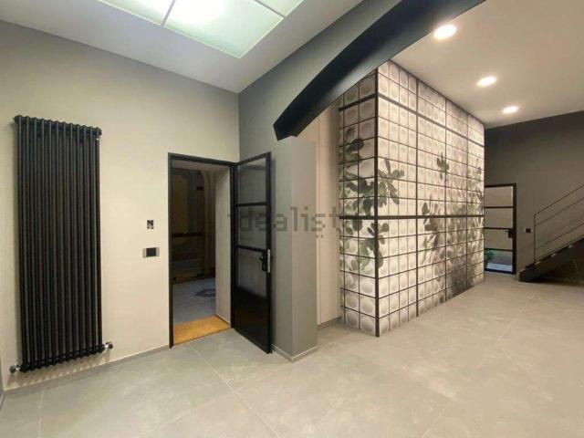 Locale Commerciale in affitto a Centro Storico, Modena