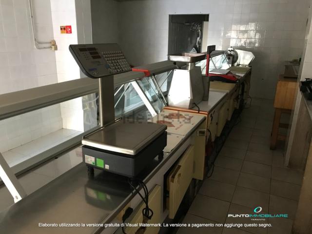 Locale Commerciale in affitto a Puglia, Taranto