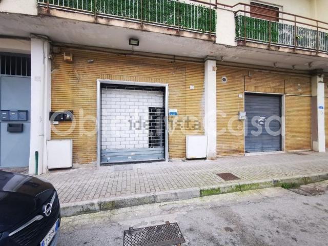 Locale Commerciale in affitto a Caserta, Campania