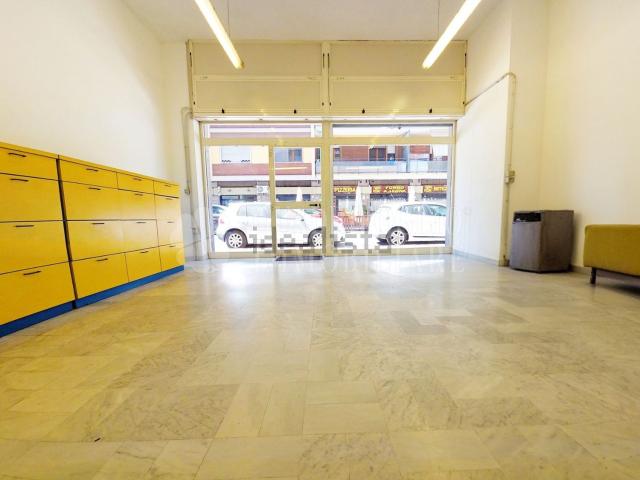 Locale Commerciale in affitto a Lido di Ostia, Roma Capitale