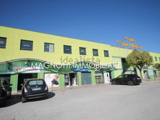 Locale Commerciale in affitto a Pozzuolo Del Friuli, Friuli-Venezia Giulia