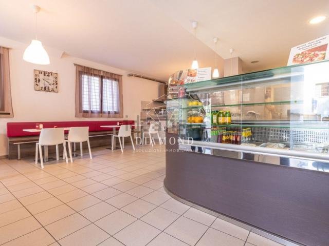 Locale Commerciale in affitto a Fonte, Vedelago