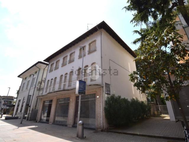 Locale Commerciale in affitto a Abissinia, Riccione