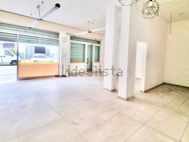 Locale Commerciale in affitto a Rimini, Reggio Emilia