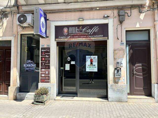 Locale Commerciale in affitto a Ragusa, Cappuccini