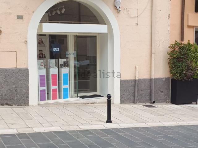 Locale Commerciale in affitto a Centro Storico, Matera