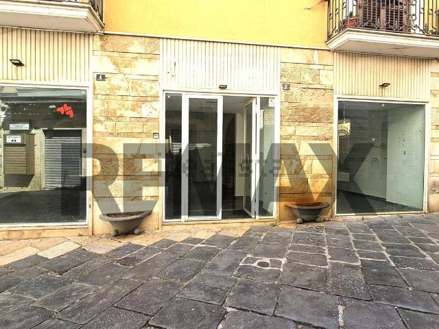 Locale Commerciale in affitto a Puglia, Foggia